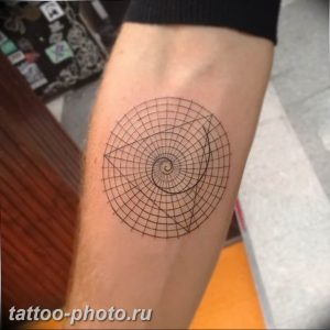 фото тату треугольник с кругом 11.12.2018 №072 - triangle with - tattoo-photo.ru